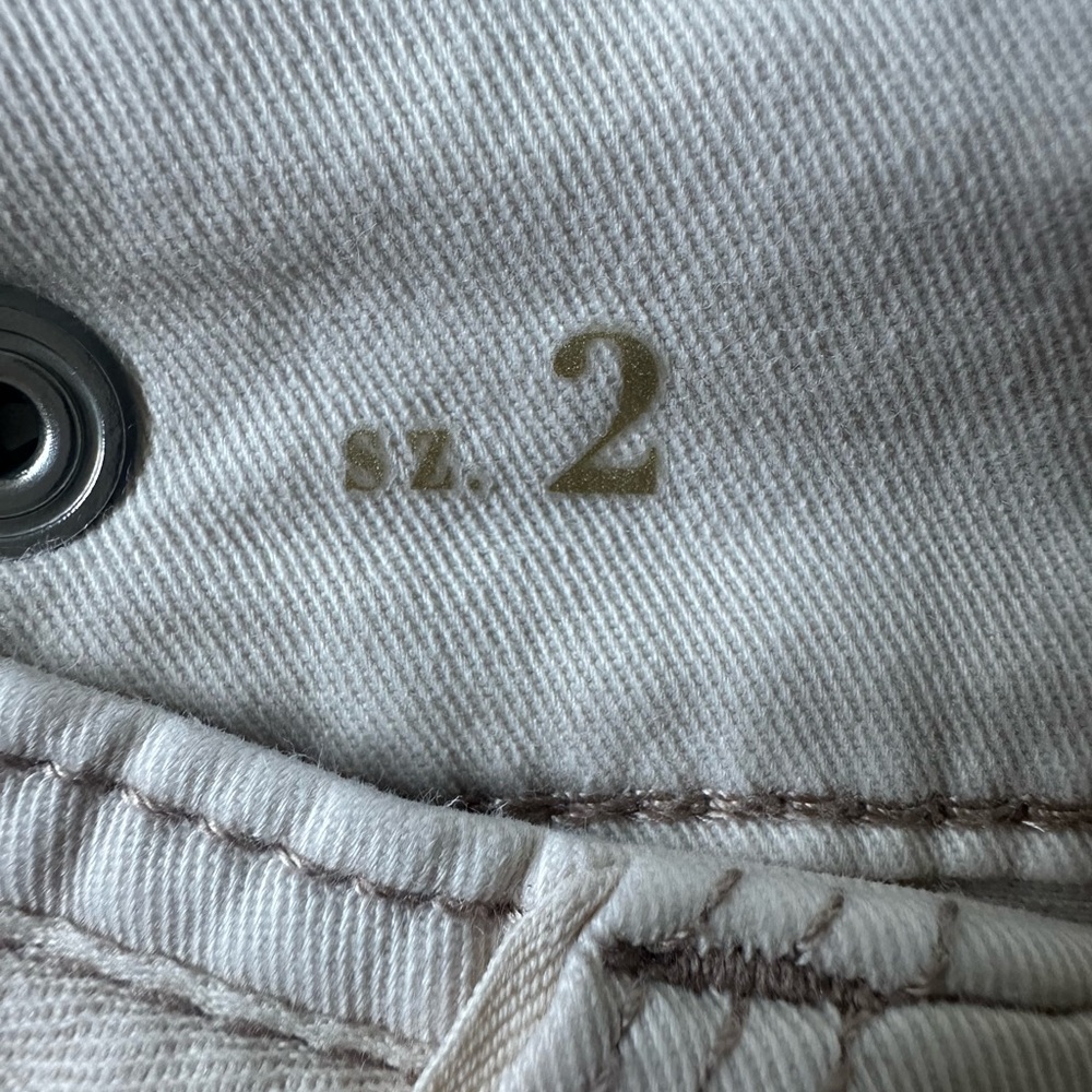 White House Black Market Cream Cropped Pants - Picture 7 of 10